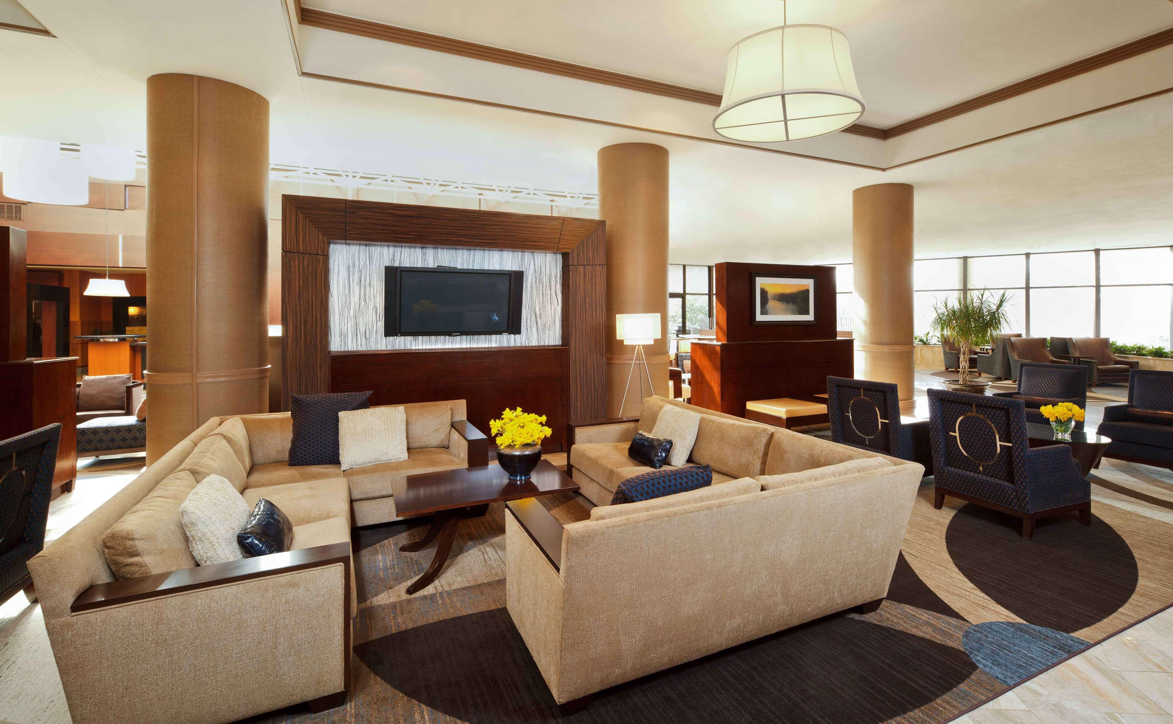 Hilton Alexandria Mark Center Hotel Interior photo